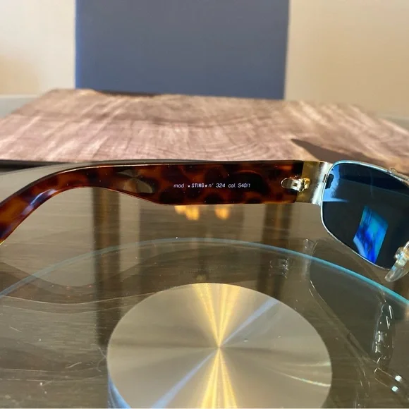 Elegant Gold and Brown Men's Sunglasses - Picture 3 of 6